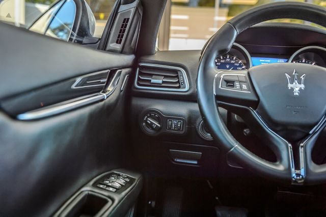 Used 2018 Maserati Ghibli RWD image 27