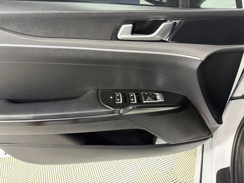 Used 2022 Kia K5 GT-Line FWD image 9