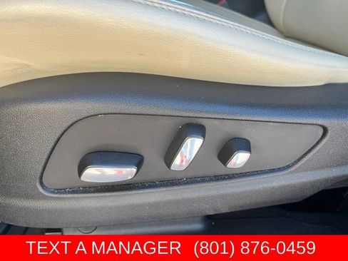 Used 2017 Cadillac XT5 Luxury w/ Driver Awareness Package AWD/4WD image 15