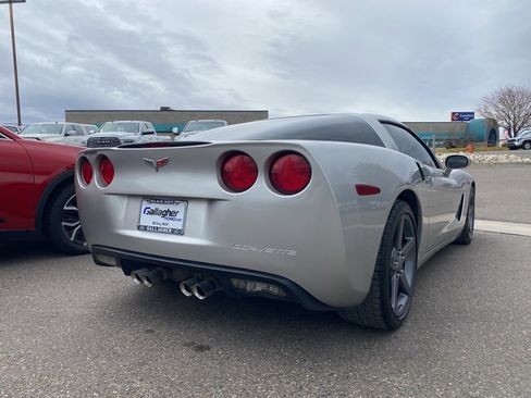 Used 2006 Chevrolet Corvette Coupe w/ Preferred Equipment Group image 17