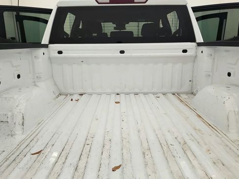 Used 2022 Chevrolet Silverado 1500 LT image 19