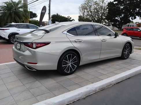 Used 2022 Lexus ES 350 w/ Premium Package image 5