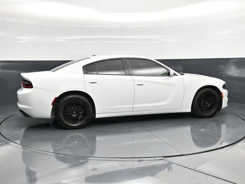 Used 2022 Dodge Charger SXT RWD image 2