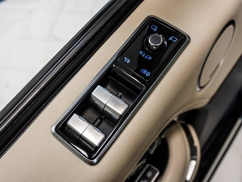 Used 2020 Land Rover Range Rover HSE image 40