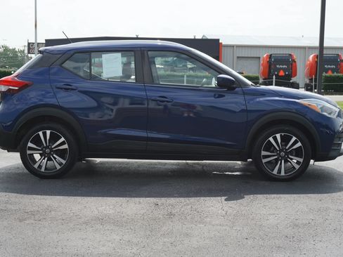 Used 2019 Nissan Kicks SV FWD image 4