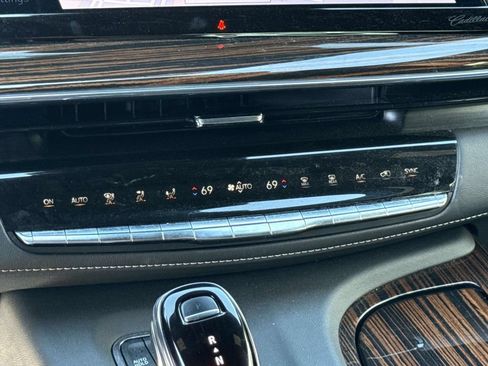 Used 2023 Cadillac Escalade Premium Luxury w/ Performance Package AWD/4WD image 35