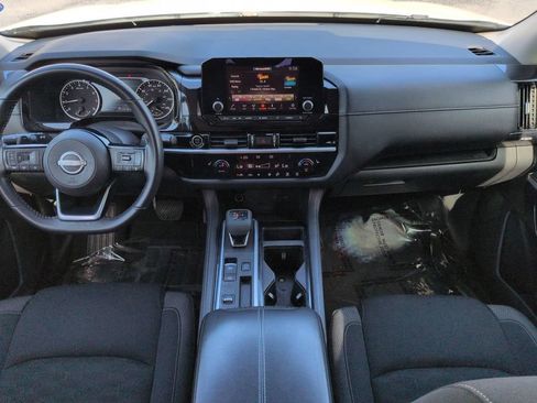 Used 2022 Nissan Pathfinder SV FWD image 15