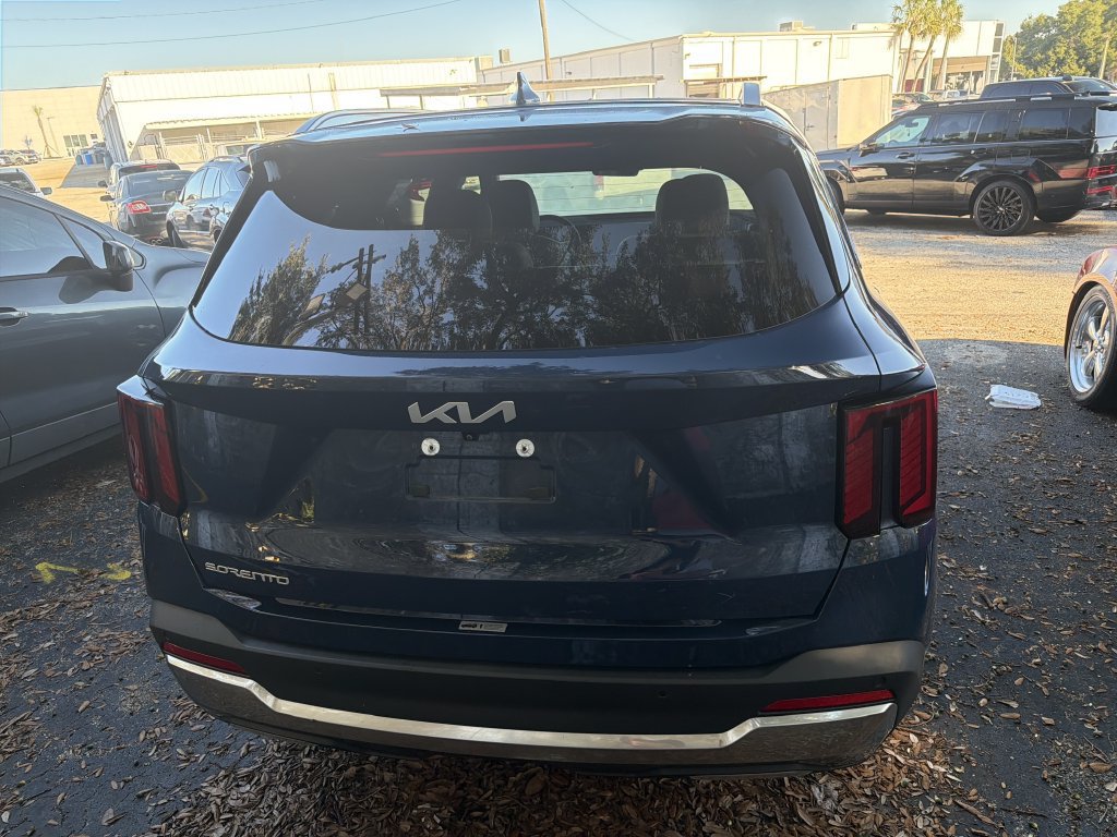 Certified 2024 Kia Sorento SX FWD image 6