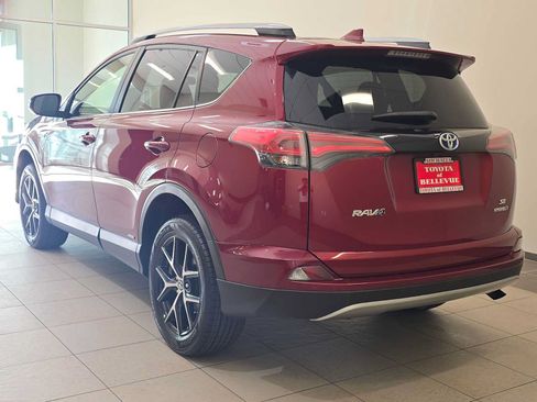 Used 2018 Toyota RAV4 SE AWD/4WD image 4