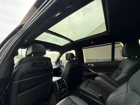 Used 2019 BMW X7 xDrive40i w/ Premium Package AWD/4WD image 16