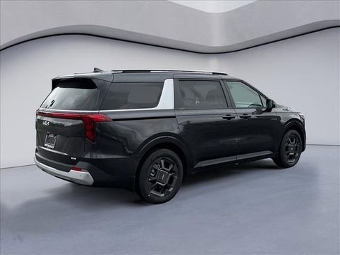 New 2026 Kia Carnival EX FWD image 5