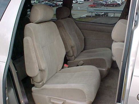Used 2002 Toyota Sienna LE w/ Symphony Pkg image 10