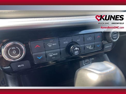 Used 2025 Jeep Compass Limited image 29