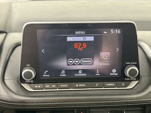 Used 2025 Nissan Rogue SV AWD/4WD image 11
