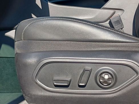 Used 2023 Jeep Grand Cherokee L Limited AWD/4WD image 6