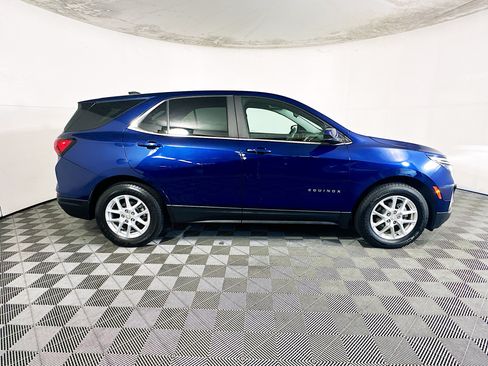 Used 2022 Chevrolet Equinox LT FWD image 2