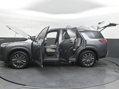 Used 2022 Nissan Pathfinder SL w/ SL Premium Package AWD/4WD image 41
