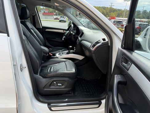 Used 2017 Audi Q5 2.0T Premium Plus w/ Technology Package image 19
