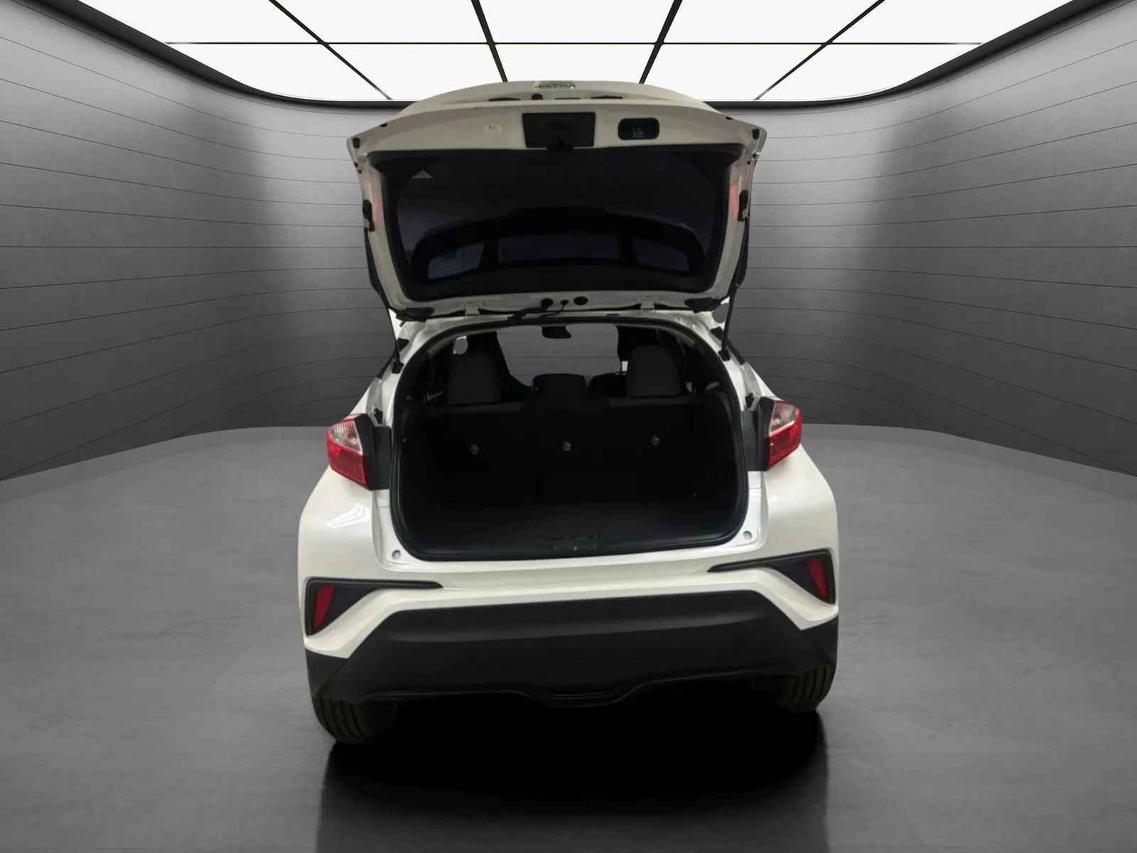 Used 2020 Toyota C-HR LE FWD image 19