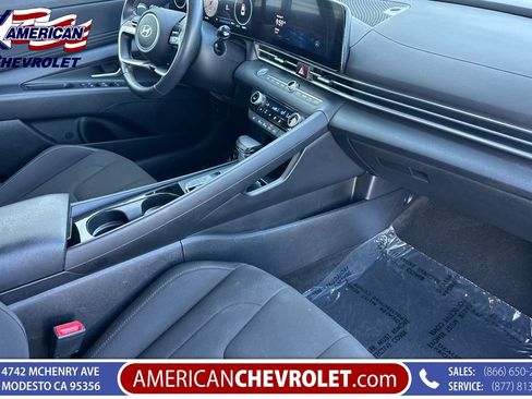 Used 2025 Hyundai Elantra SEL FWD image 20