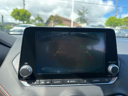 Used 2025 Nissan Sentra SR FWD image 7