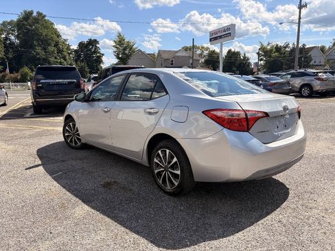 Used 2018 Toyota Corolla LE FWD image 12