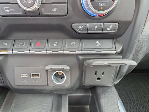 Used 2020 GMC Sierra 2500 Denali w/ Denali Ultimate Package AWD/4WD image 21