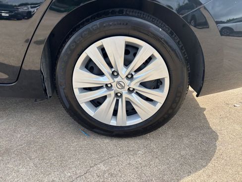 Used 2025 Nissan Sentra S image 28