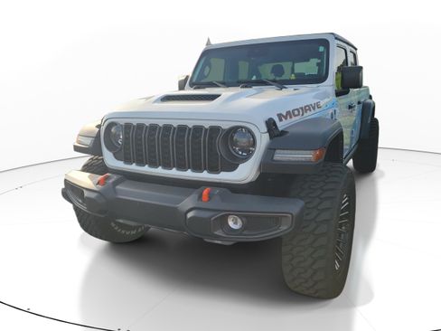 Used 2024 Jeep Gladiator Mojave AWD/4WD image 3