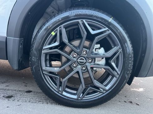 New 2026 Nissan Kicks SR w/ SR Premium Package AWD/4WD image 21