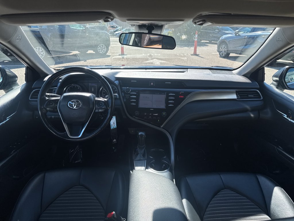 Used 2020 Toyota Camry SE FWD image 10