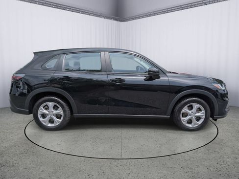 Certified 2024 Honda HR-V LX image 2