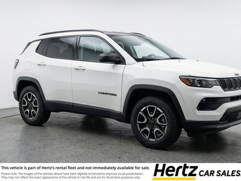 Used 2025 Jeep Compass Trailhawk AWD/4WD image 1