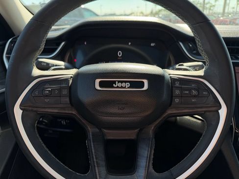 Used 2023 Jeep Grand Cherokee Limited RWD image 24