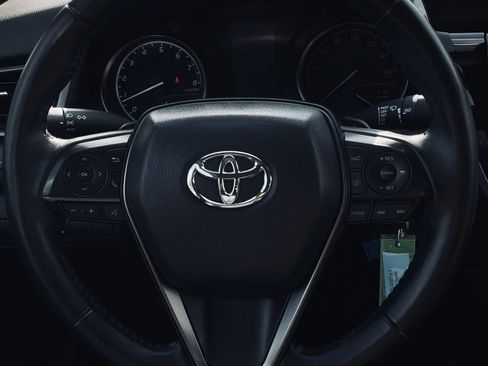 Used 2024 Toyota Camry SE image 12