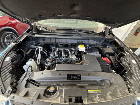 Used 2025 Nissan Pathfinder SV image 35