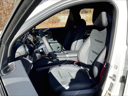 New 2025 Mercedes-Benz GLC 63 AMG S image 9