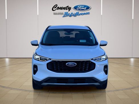 Used 2025 Ford Escape Platinum w/ Premium Technology Package FWD image 5
