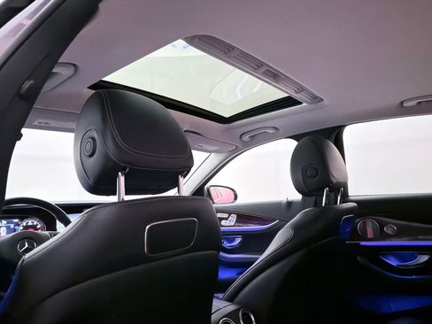 Used 2018 Mercedes-Benz E 300 4MATIC w/ Premium 1 Package image 23