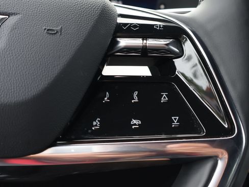 Certified 2026 Cadillac Vistiq Luxury AWD/4WD image 23