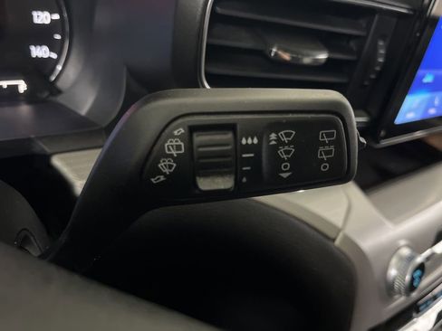 Used 2023 Ford Explorer XLT w/ Equipment Group 202A AWD/4WD image 63