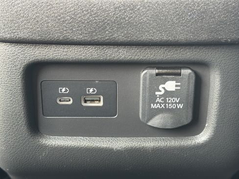 Used 2023 Nissan Pathfinder Platinum AWD/4WD image 22