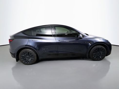 Used 2024 Tesla Model Y Long Range image 3