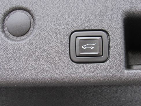 Used 2022 Chevrolet Equinox LT image 40