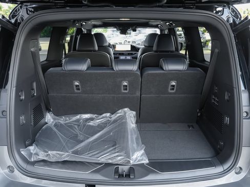 Certified 2026 INFINITI QX80 4WD w/ Sport Exterior Package image 41