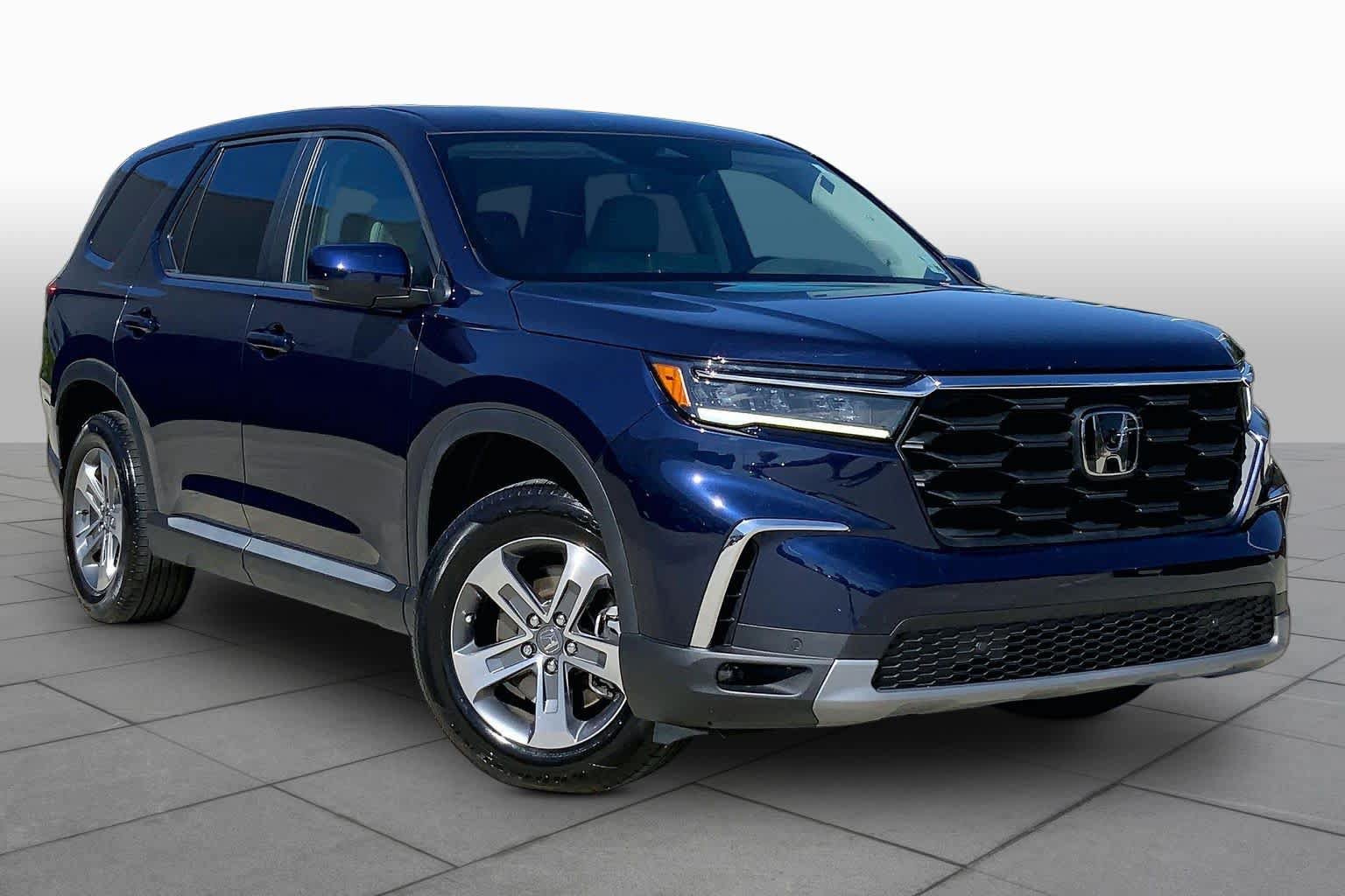 Used 2025 Honda Pilot EX-L image 3