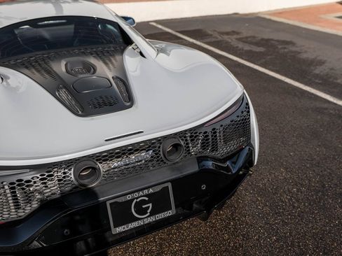 Used 2023 McLaren Artura RWD image 32