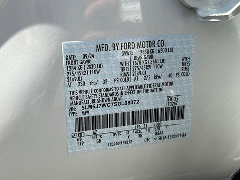 Used 2025 Lincoln Aviator Reserve w/ Illumination Package image 30