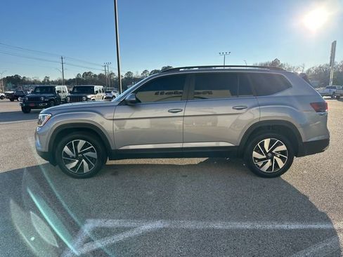 Used 2024 Volkswagen Atlas SE image 4