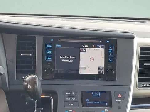 Used 2017 Toyota Sienna XLE w/ XLE Navigation Package FWD image 14